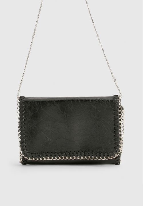 boohoo - Distressed PU Chain Cross Body Bag - Black