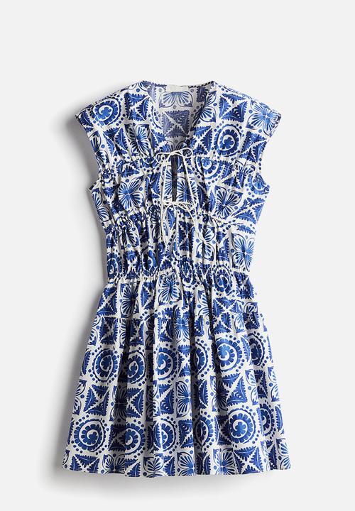 H&M - Drawstring-detail poplin dress - white & blue patterned