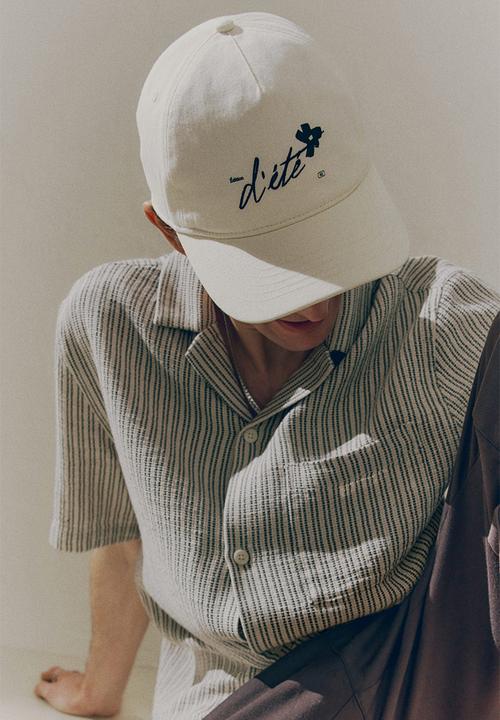 H&M - Regular fit textured resort shirt - beige striped 
