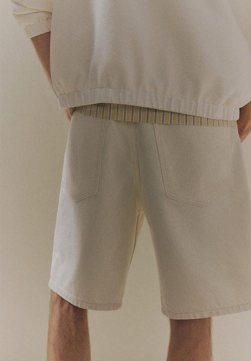 H&M - Relaxed denim shorts - cream 
