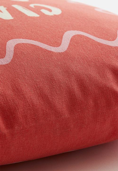 H&M - Printed cotton cushion cover - coral red/ciao bella