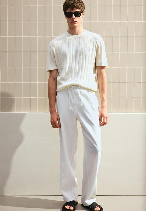 H&M - Regular fit knitted t-shirt - cream