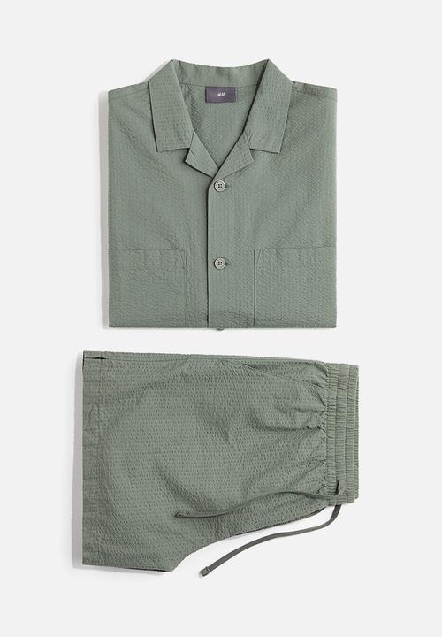 H&M - Seersucker pyjama shirt and shorts - green