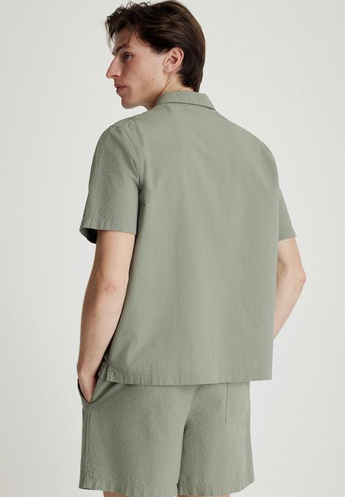 H&M - Seersucker pyjama shirt and shorts - green
