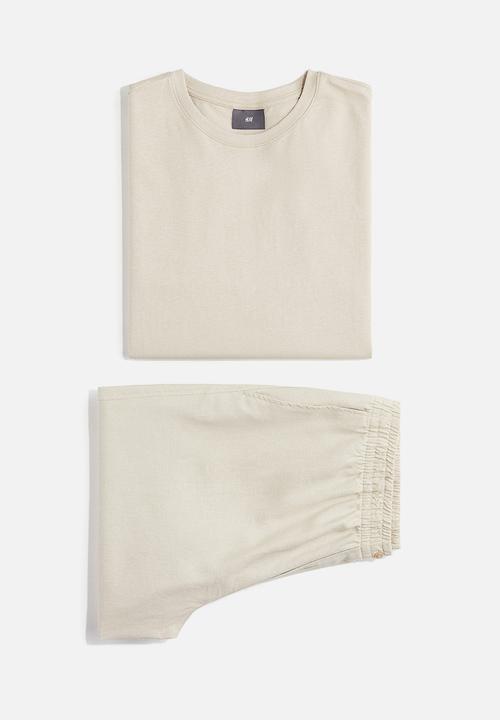 H&M - Linen-blend pyjama t-shirt and shorts - light beige