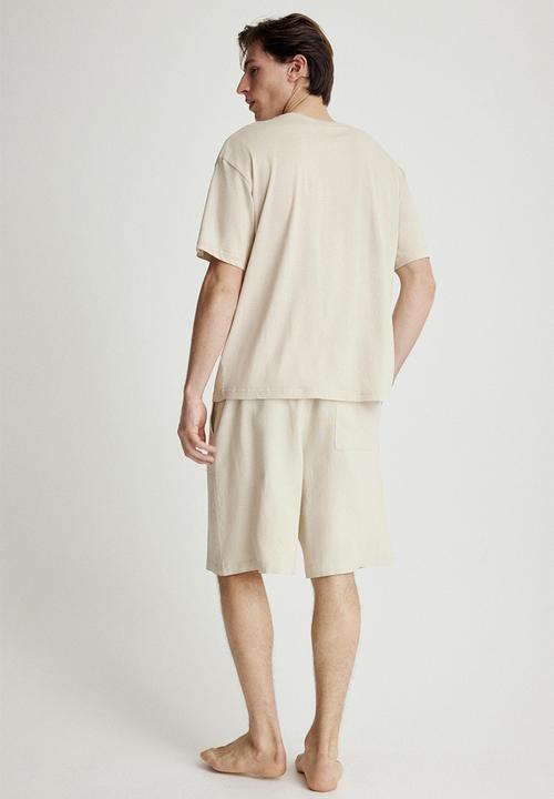 H&M - Linen-blend pyjama t-shirt and shorts - light beige