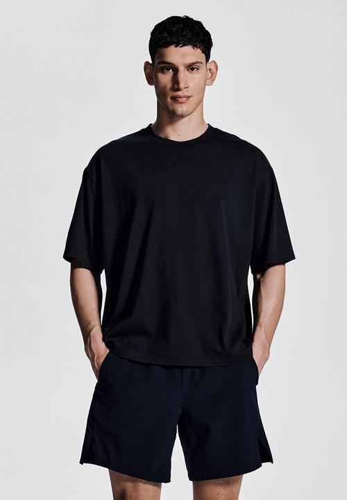 H&M - Boxy-style sports top with drymove™ - black