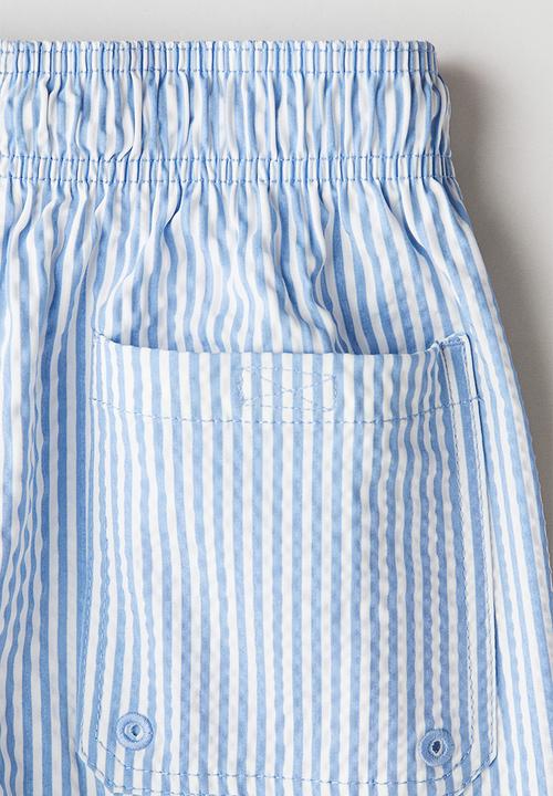 H&M - Seersucker swim shorts - light blue/striped 