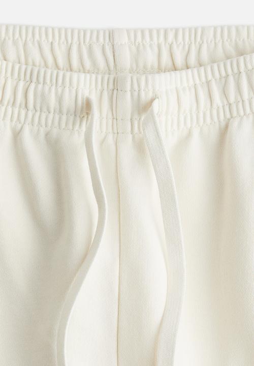 H&M - Washed cotton sweatshorts - cream