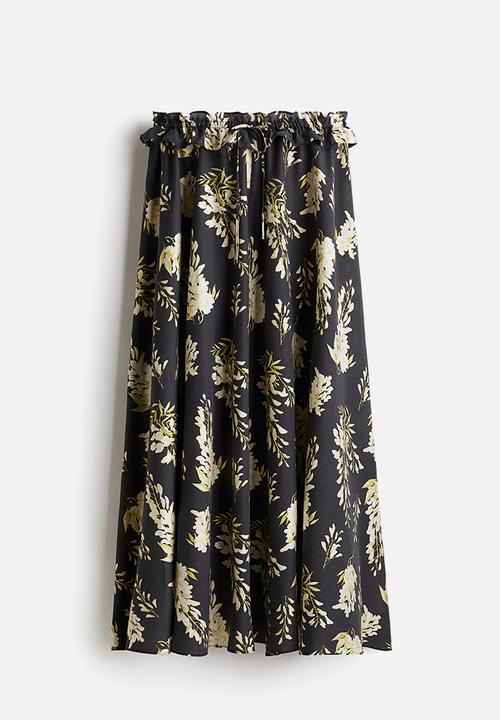 H&M - Frill-trimmed maxi skirt - black/floral 