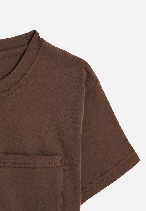 Pop Candy - Crew neck tee with angled pocket - warm brown