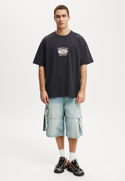 Cotton On - Box Fit Graphic T-shirt - Ink Navy/Own Luck