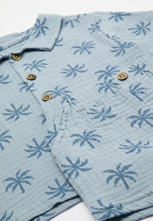 Pop Candy - Palm tree printed shirt & shorts with sunnies - misty blue