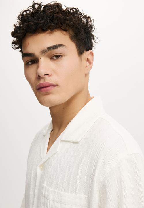 Cotton On - Washed Box Fit Short Sleeve Shirt - White