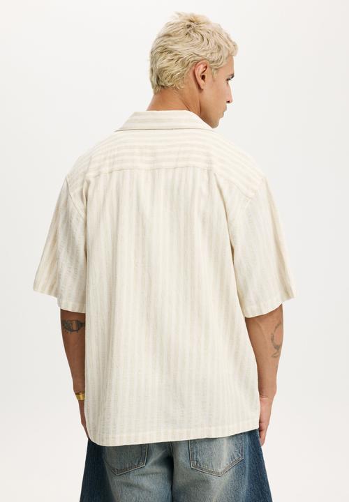 Cotton On - Textured Short Sleeve Shirt - Stone Textured Stripe