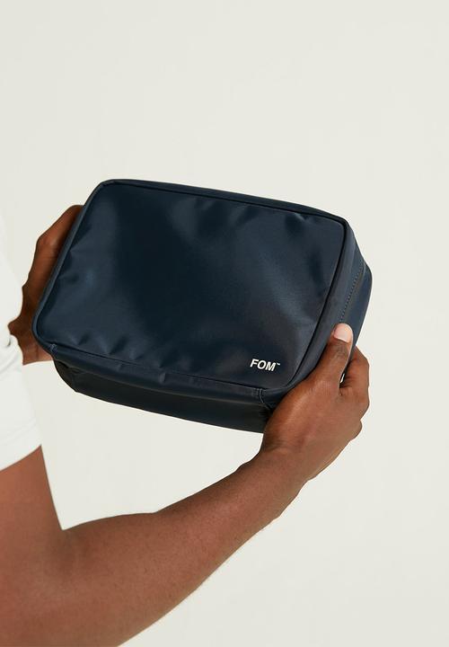 Freedom of Movement - Wash Bag - Navy