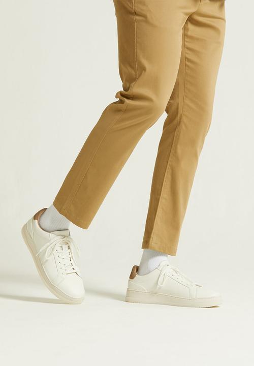 Freedom of Movement - FOM 100 - Off-White