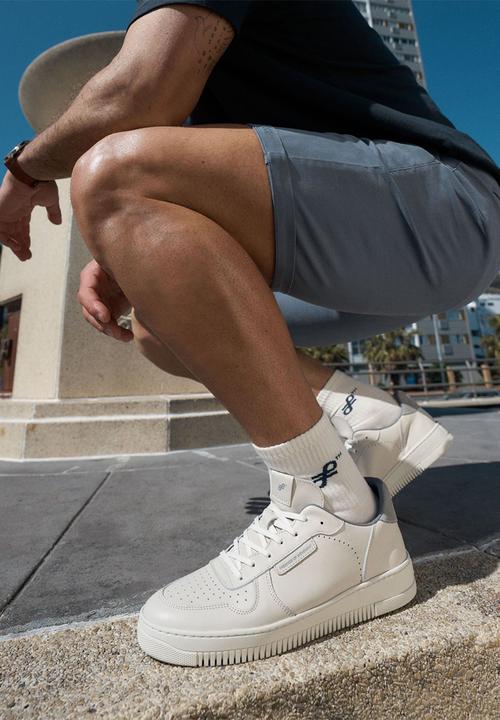 Freedom of Movement - Mens Tekkie - Off-White/Storm