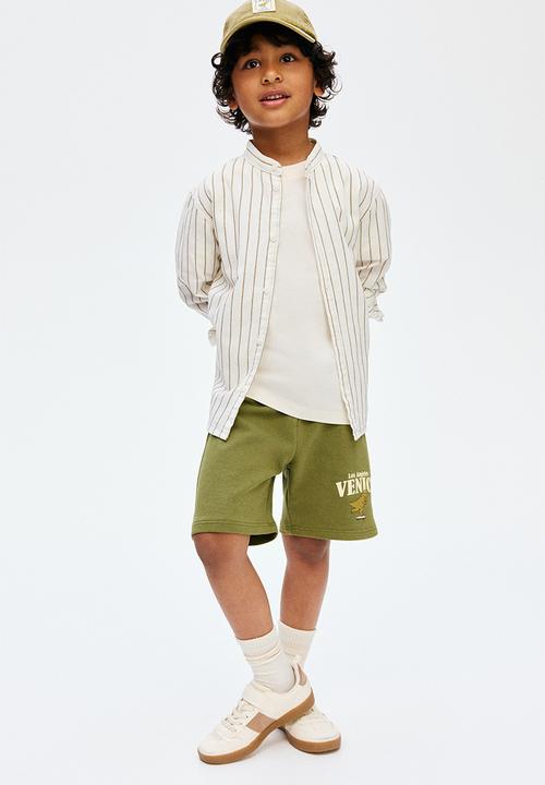 H&M - Printed sweatshorts - dark green/venice