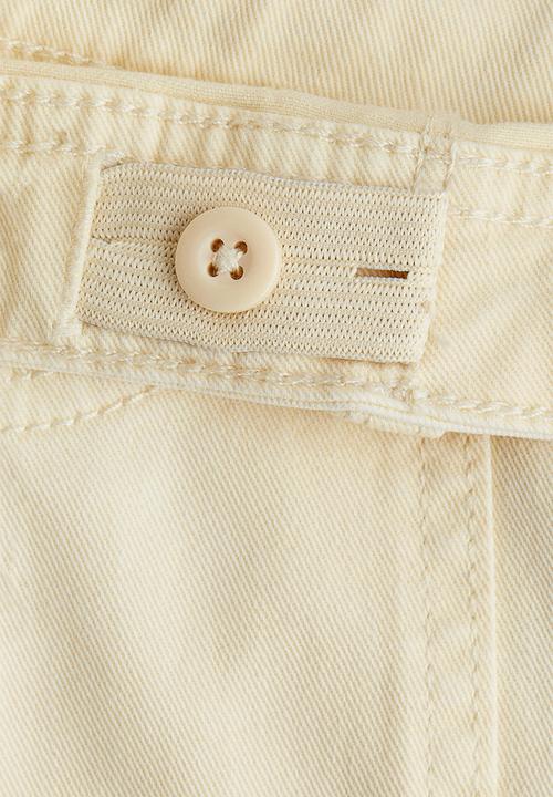 H&M - Twill shorts - light yellow