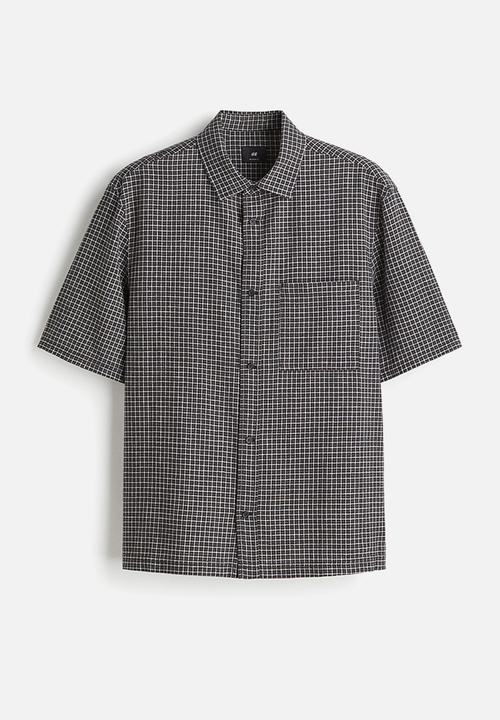 H&M - Oversized fit short-sleeved linen-blend shirt - black checked