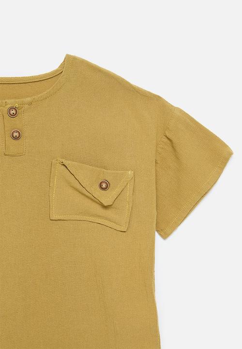 Pop Candy - Henley tee with single button-flap pocket - mustard