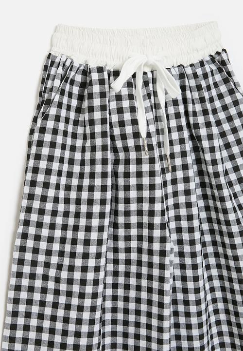 Pop Candy - Wide waistband pants with slanted inset pockets - black gingham