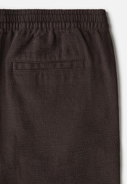 H&M - Regular fit woven shorts - dark brown