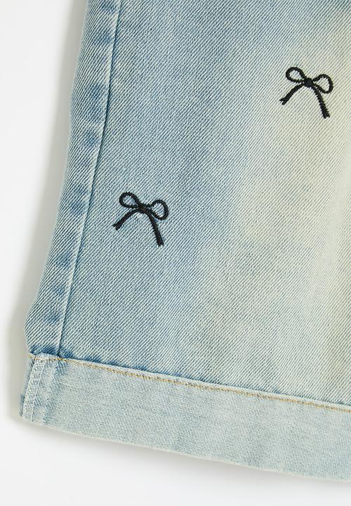 Pop Candy - Embroidered bow turn up shorts - light blue