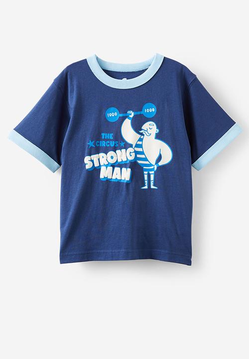 Cotton On - jonny short sleeve graphic print tee - deep dive w/sky blue neck/strong man