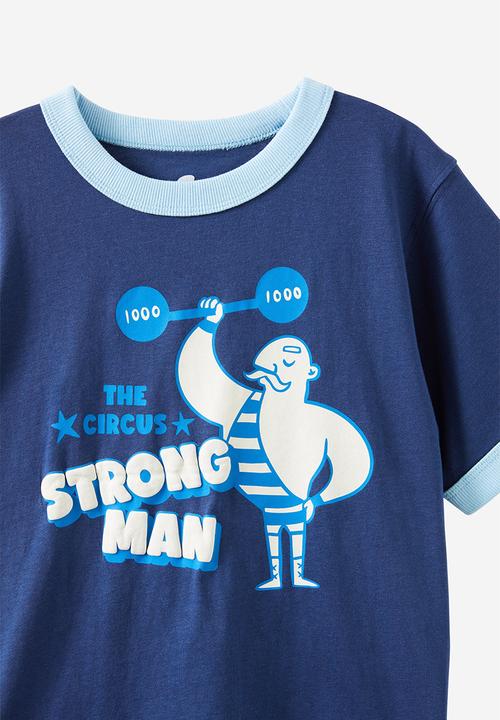 Cotton On - jonny short sleeve graphic print tee - deep dive w/sky blue neck/strong man