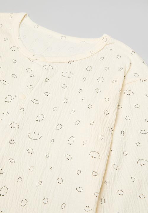 Pop Candy - Smiley face aop crinkled cotton pj set - cream