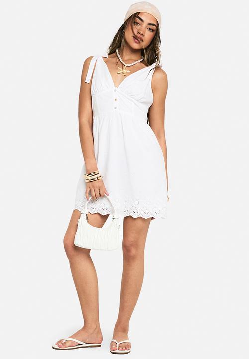 boohoo - Broderie Strappy Tie Detail Mini Dress - White
