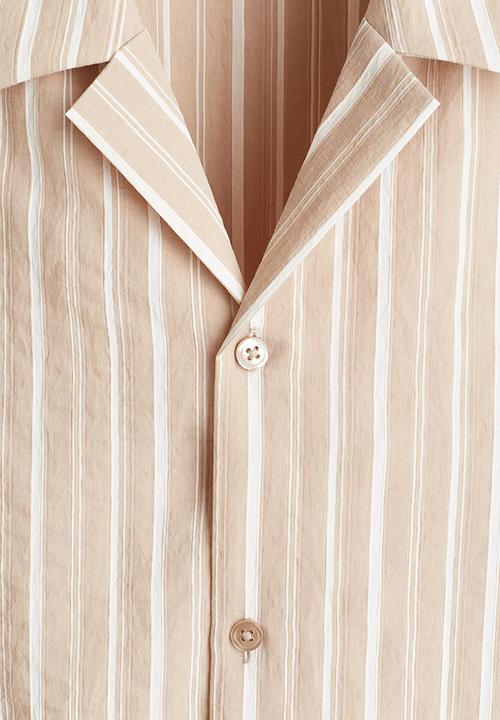 H&M - Regular fit lyocell-blend resort shirt - beige/striped