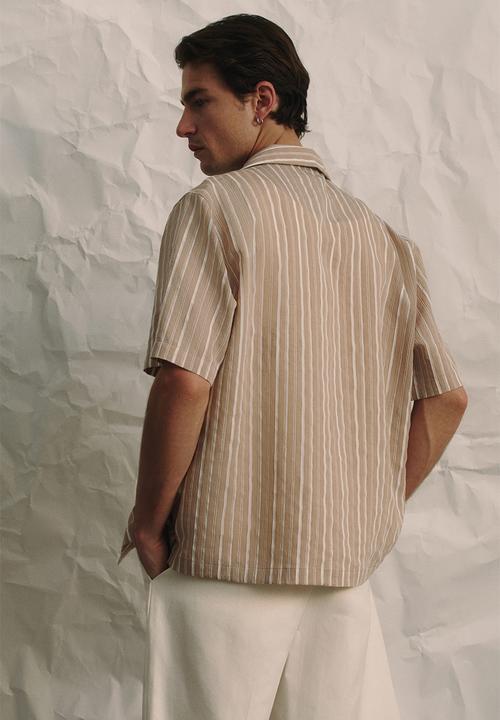 H&M - Regular fit lyocell-blend resort shirt - beige/striped