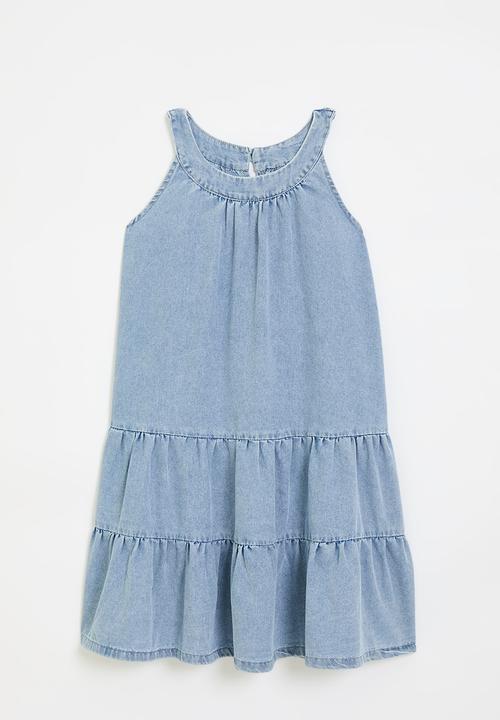 Sleeveless dress-chambray