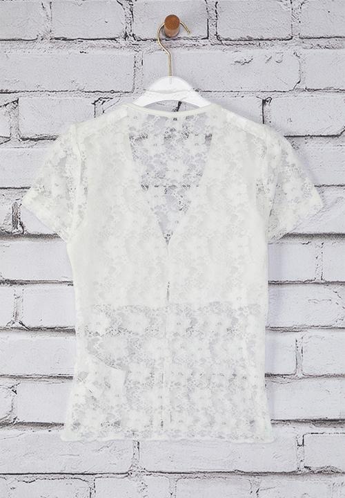 Trendyol - Lace V-Neck Button Up Top- Ecru