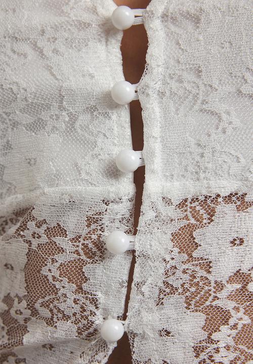 Trendyol - Lace V-Neck Button Up Top- Ecru