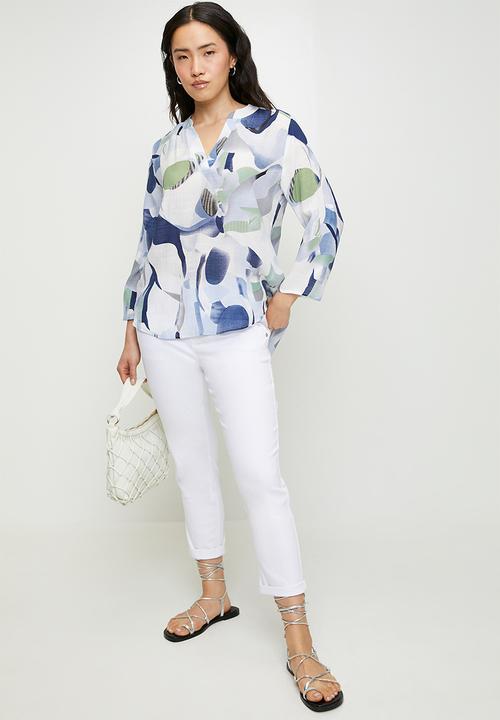 Stella Morgan - Johnny Collar V-Neck Scoop Hem Blouse - Blue