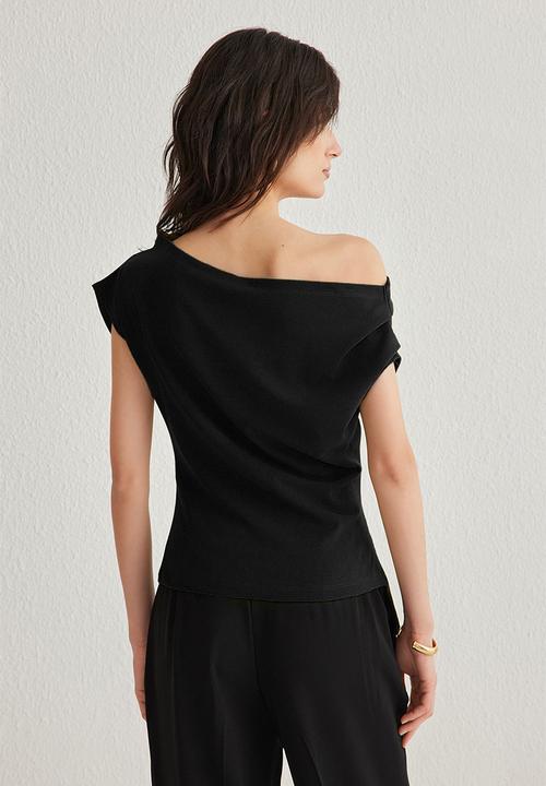 Trendyol - Knitted Blouse with Asymmetrical Neckline and Drape Detail - Black