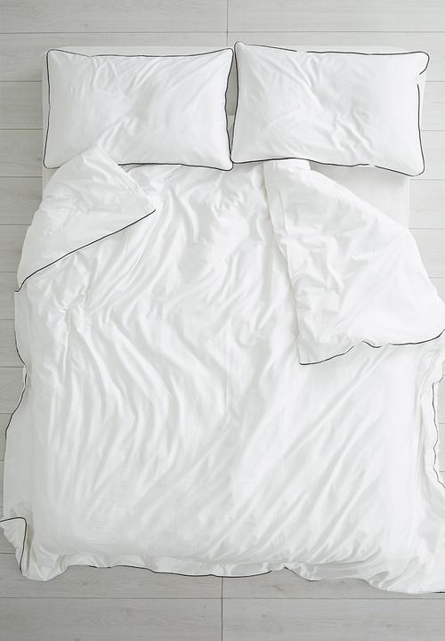Sixth Floor - Black piping cotton duvet set