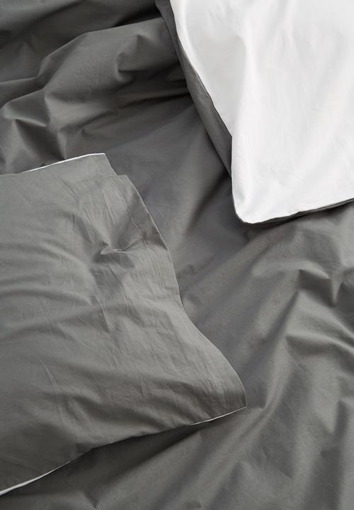 Sixth Floor - Reversible duvet set