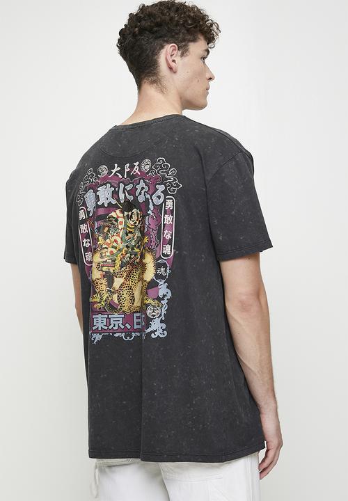 Brave Soul - Oversized Crew Neck T-Shirt  - Jet Black Acid Wash/Multi Colour Print