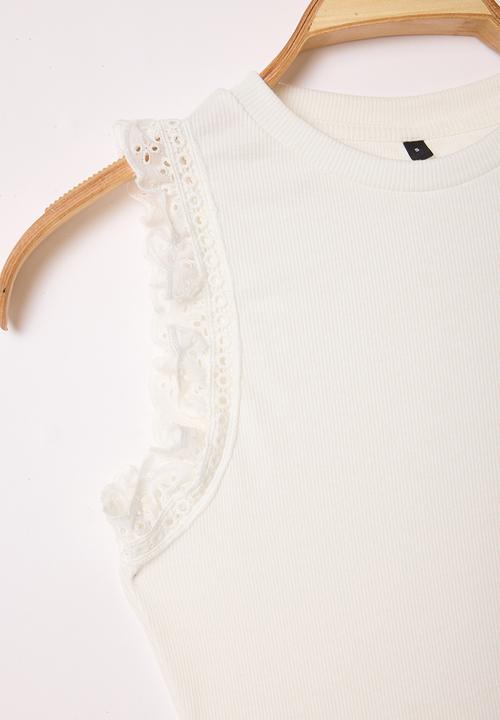 Trendyol - Fitted Ruffled Ribbed Knitted Top - Ecru