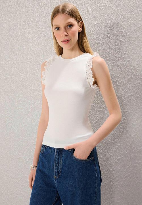 Trendyol - Fitted Ruffled Ribbed Knitted Top - Ecru