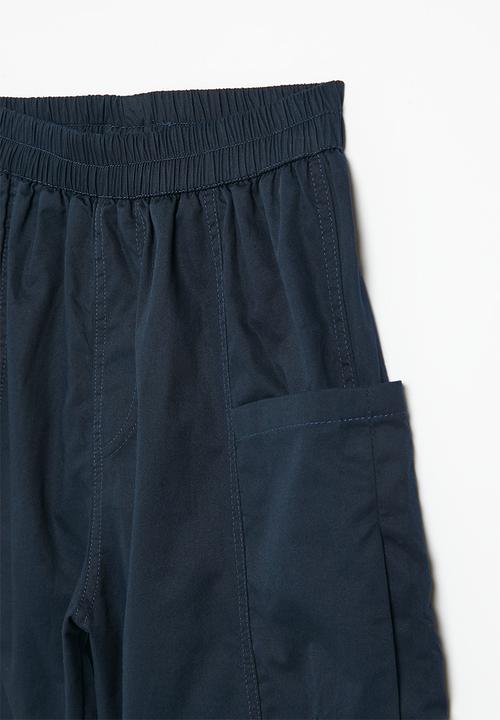 Pop Candy - Panelled shorts with large inverted pleat pockets - oxford blue