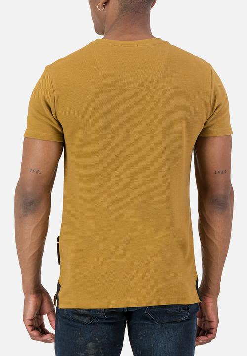 S.P.C.C - Avery Tee  - Slimline Fit Fashion Tees Medallion - Mustard