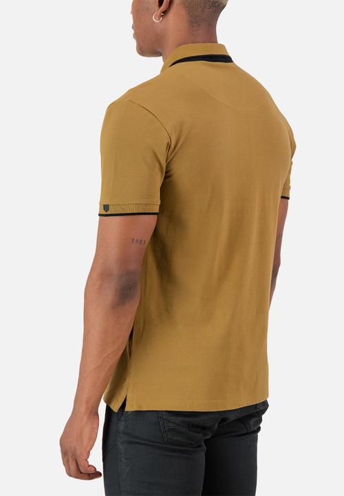 S.P.C.C - Amos Golfer  - Slimline Fit Signature Polos Medallion - Mustard