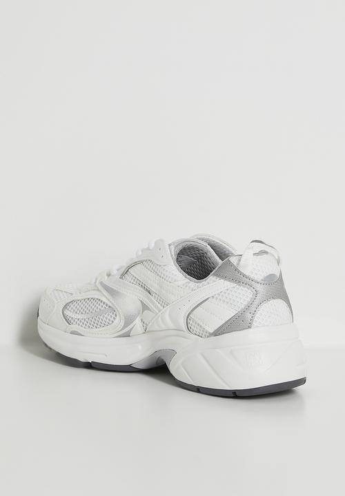 yeezy chunky trainers