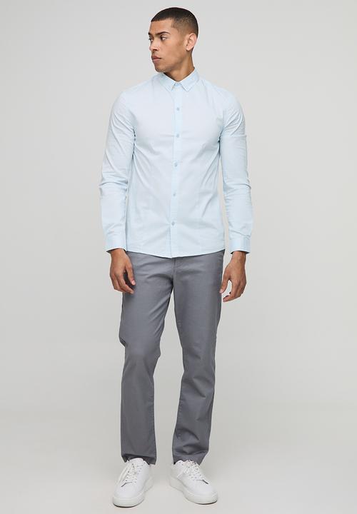 boohooMAN - Slim Fit Basic Long Sleeve Collared Shirt - Light Blue